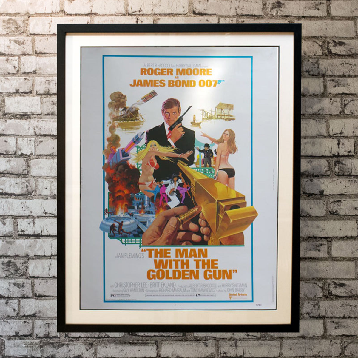 Original Movie Poster of Man With The Golden Gun, The (1974)